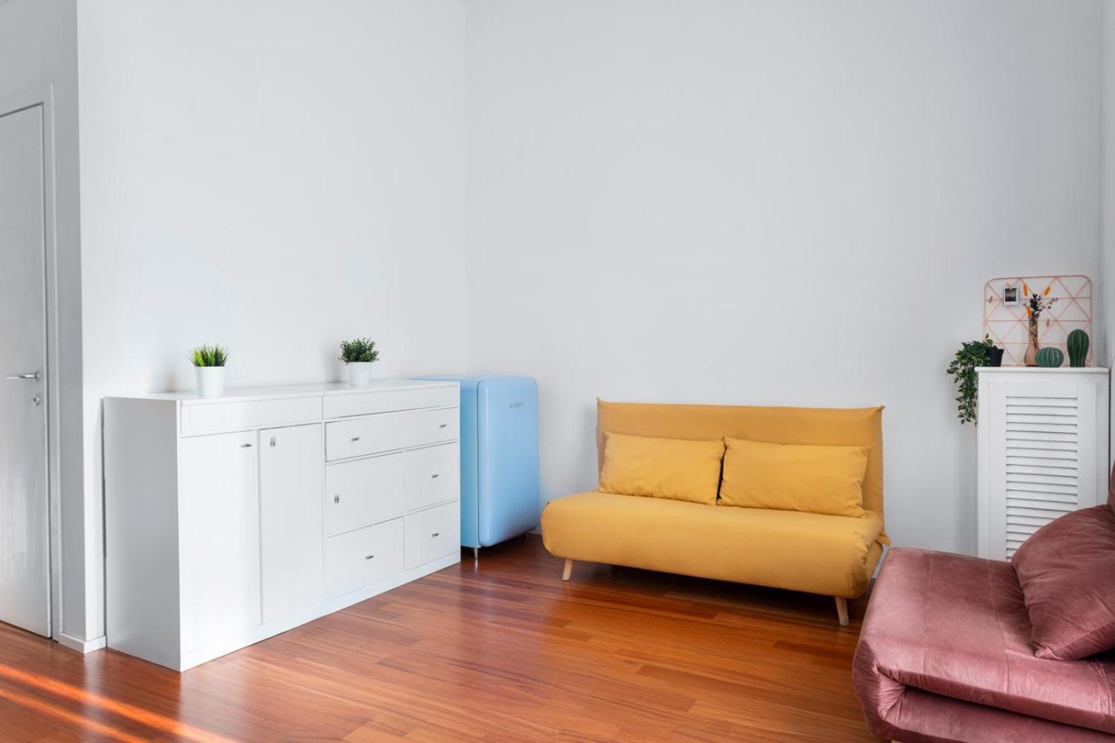 New! Lovely & Friendly In Center A *