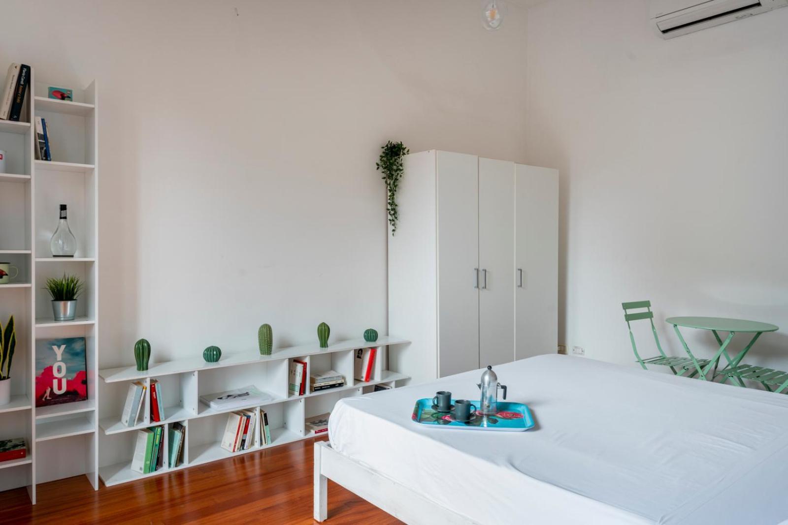 New! Lovely & Friendly In Center A Apartment *