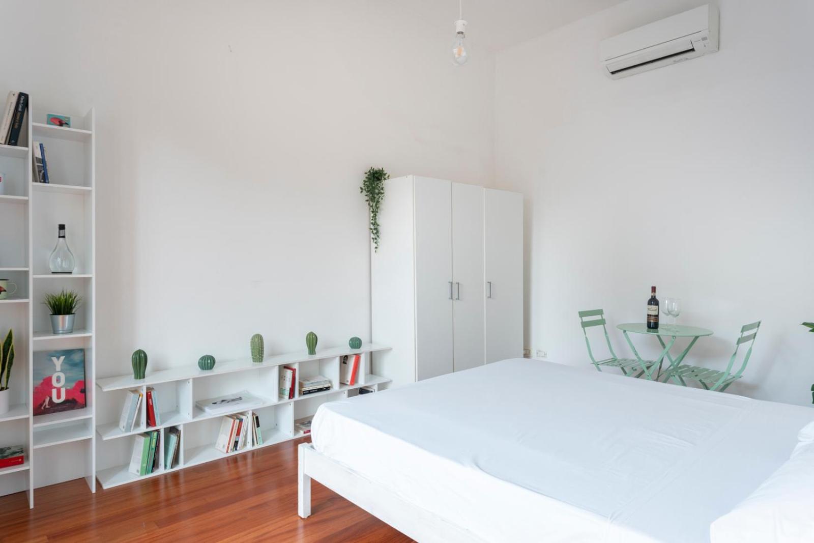 New! Lovely & Friendly In Center A Apartment