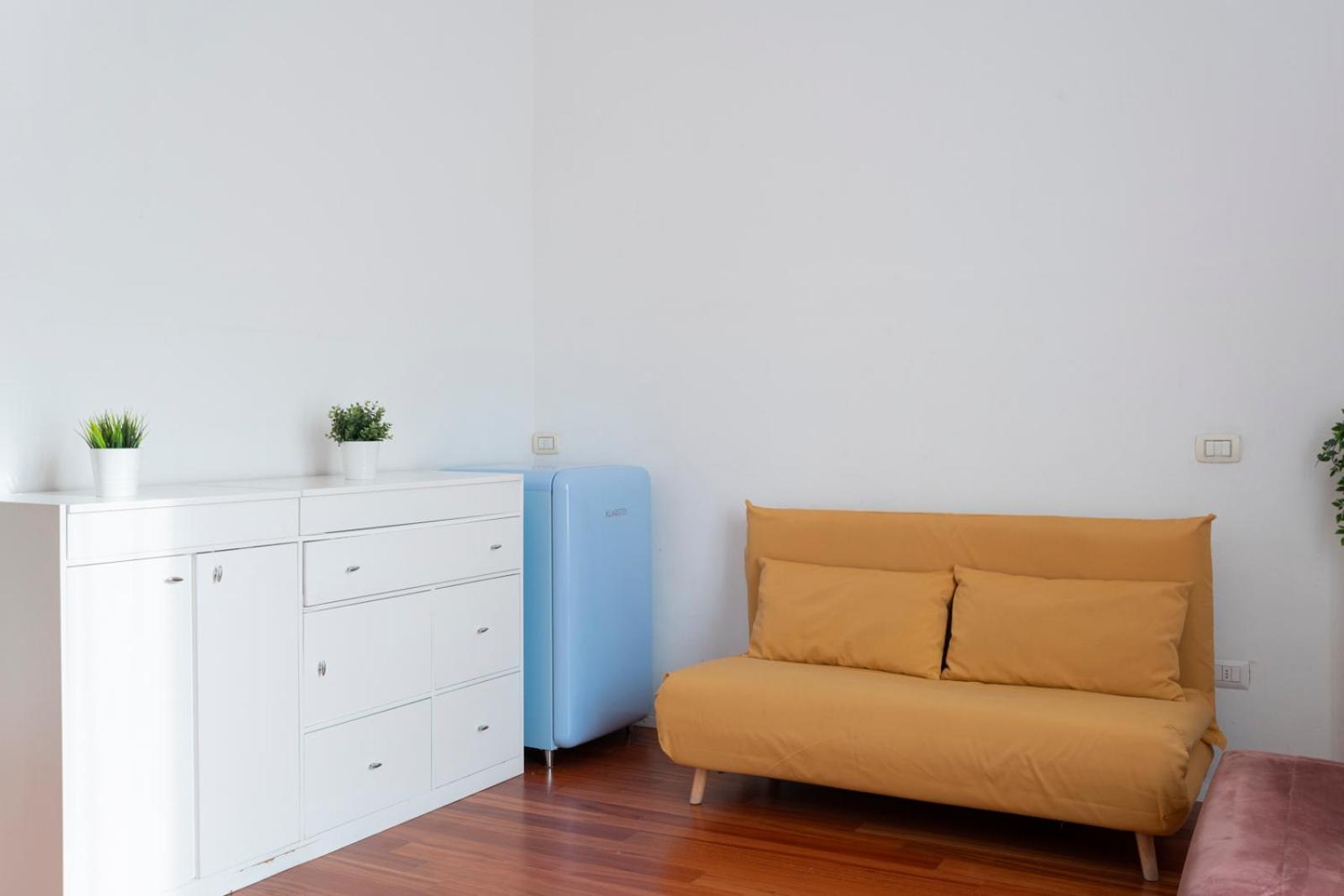 New! Lovely & Friendly In Center A *